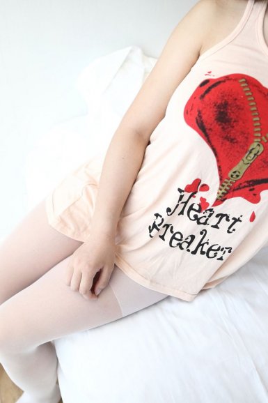 “华体会(中国)-华体会(中国)”汪东城包豪车陪母游迪士尼 孝顺无上限